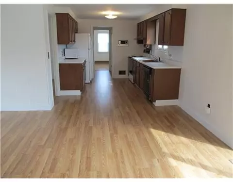 535 Algonquin Dr, Warwick, RI 02888 photo 5