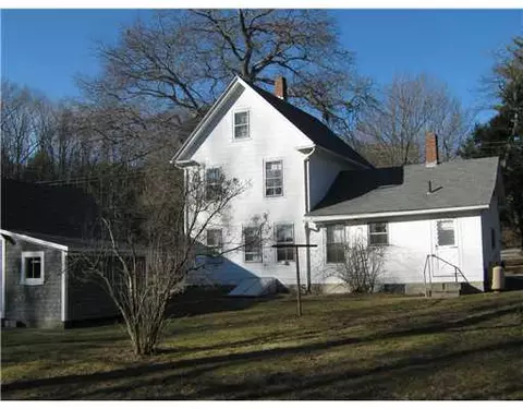 175 Walnut St, Putnam, CT 06260 photo 4