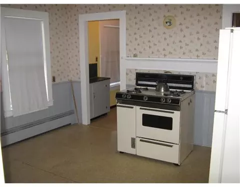 175 Walnut St, Putnam, CT 06260 photo 6