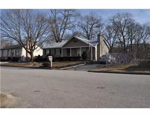 66 Larkin Ave, Warwick, RI 02886 photo 2