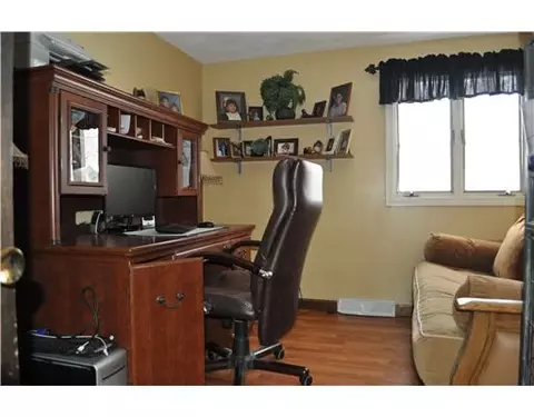 66 Larkin Ave, Warwick, RI 02886 photo 13