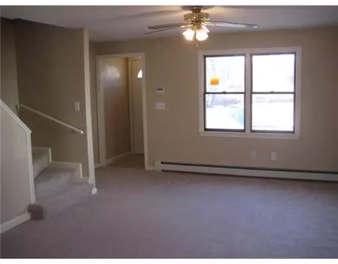 172 Hazel St, Woonsocket, RI 02895 photo 5