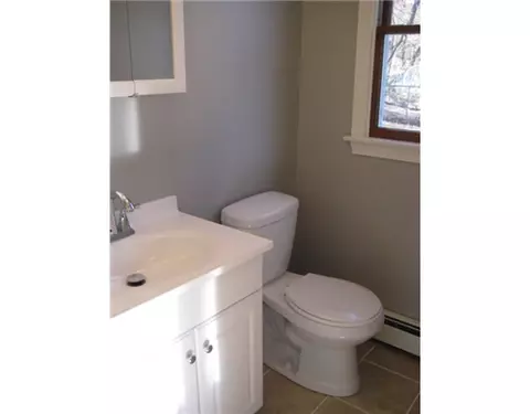 172 Hazel St, Woonsocket, RI 02895 photo 14