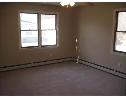 172 Hazel St, Woonsocket, RI 02895 photo 8