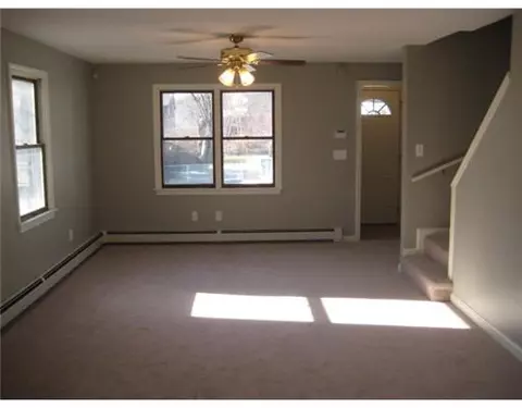 172 Hazel St, Woonsocket, RI 02895 photo 12