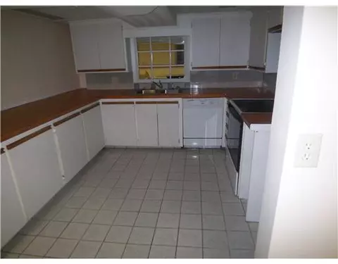 245 Douglas Rd, Warwick, RI 02886 photo 9