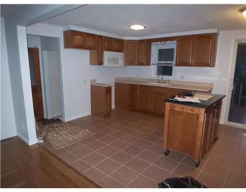 245 Douglas Rd, Warwick, RI 02886 photo 4