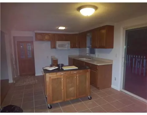 245 Douglas Rd, Warwick, RI 02886 photo 8