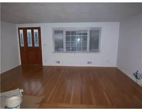 245 Douglas Rd, Warwick, RI 02886 photo 2
