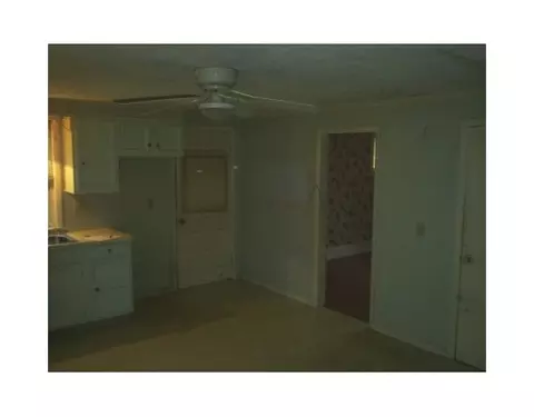15 Fairmount St, West Warwick, RI 02893 photo 9