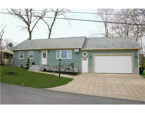 1059 Newhall St, Fall River, MA 02721 photo 1