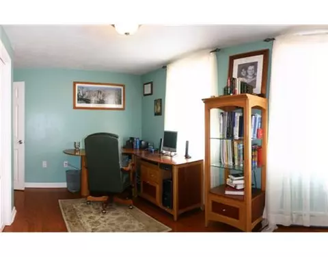 1059 Newhall St, Fall River, MA 02721 photo 9