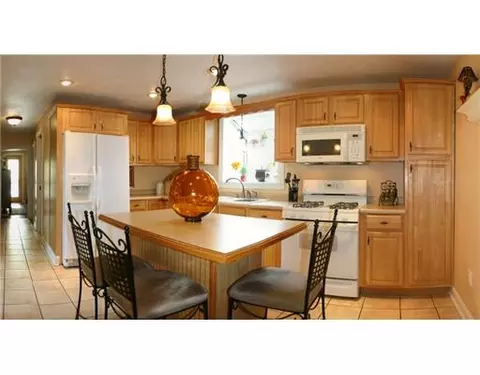 1059 Newhall St, Fall River, MA 02721 photo 4