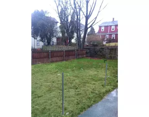 276 Hamlet St, Fall River, MA 02724 photo 9
