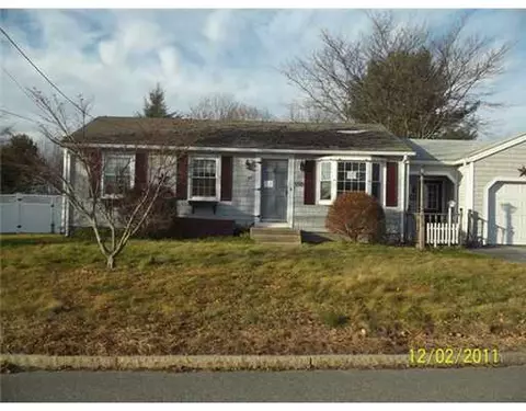 100 Woodhaven Rd, Woonsocket, RI 02895 photo 1