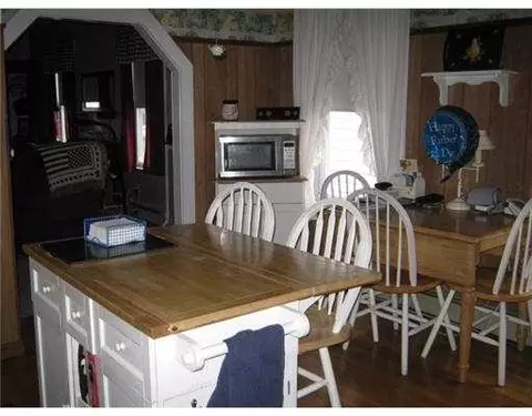 86 Middle St, Woonsocket, RI 02895 photo 4