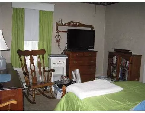 86 Middle St, Woonsocket, RI 02895 photo 7