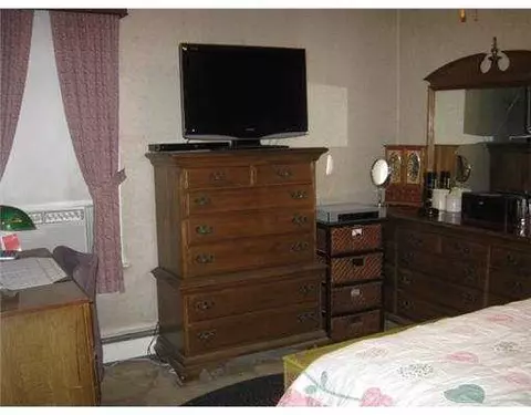 86 Middle St, Woonsocket, RI 02895 photo 8