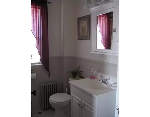 21 Central St, Warwick, RI 02886 photo 9