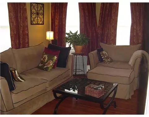 21 Central St, Warwick, RI 02886 photo 2