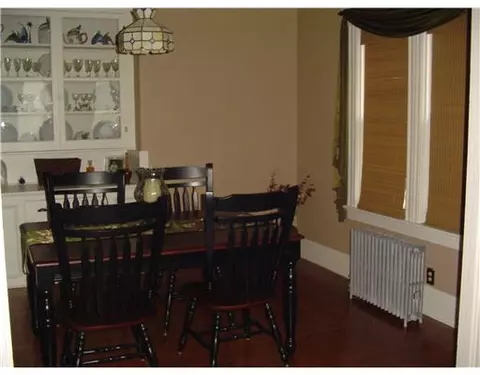 21 Central St, Warwick, RI 02886 photo 3