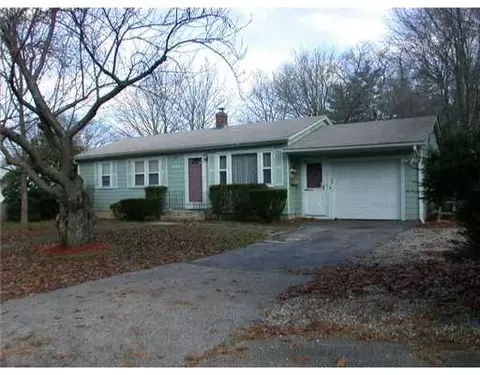 414 Arnold Rd, Coventry, RI 02816 photo 2