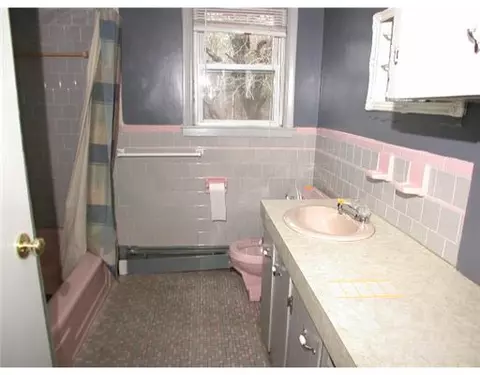 414 Arnold Rd, Coventry, RI 02816 photo 9