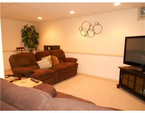 55 Edgewood Ave, Woonsocket, RI 02895 photo 6