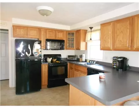 55 Edgewood Ave, Woonsocket, RI 02895 photo 2