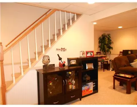 55 Edgewood Ave, Woonsocket, RI 02895 photo 5