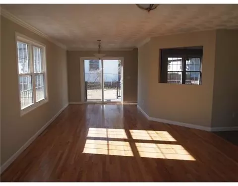 2 Milo St, Providence, RI 02909 photo 5
