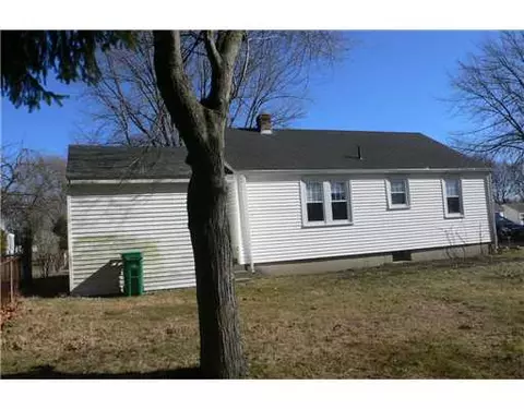 21 Union Ave, Warwick, RI 02889 photo 4