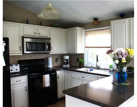 15 Harborview Dr, Warwick, RI 02889 photo 4