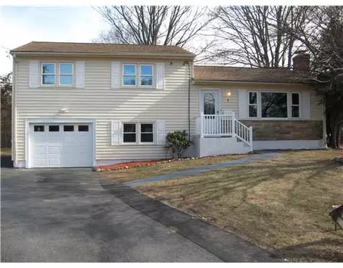 1 Sandro Cir, Warwick, RI 02886 photo 1