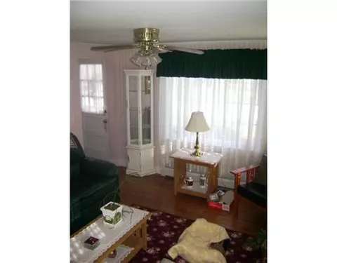 7 Black St, Warwick, RI 02888 photo 9