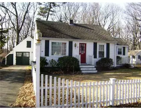 7 Black St, Warwick, RI 02888 photo 1