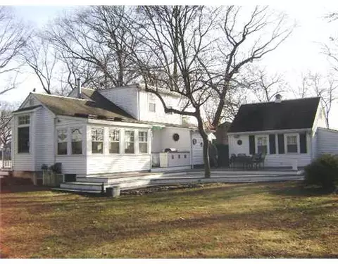 7 Black St, Warwick, RI 02888 photo 3