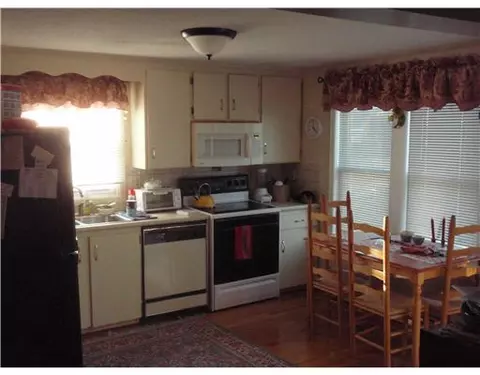 52 Duffield Rd, Bristol, RI 02809 photo 3