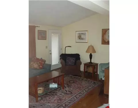 52 Duffield Rd, Bristol, RI 02809 photo 4