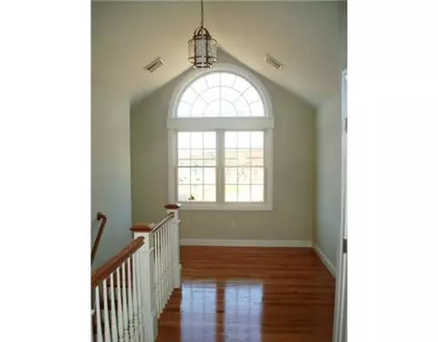 134 Beach St, Westerly, RI 02891 photo 4
