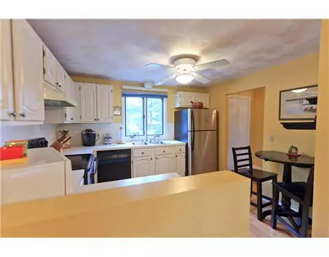 404 Post Rd #4, Warwick, RI 02888 photo 5