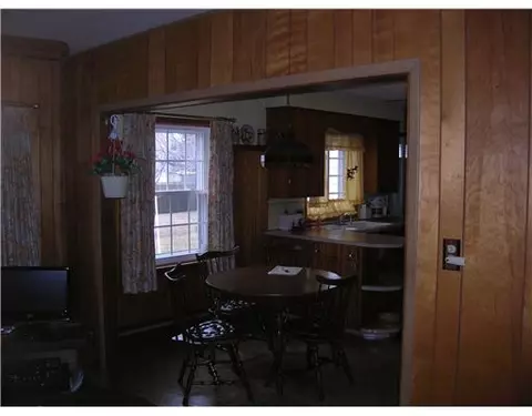 755 Sandy Ln, Warwick, RI 02889 photo 8