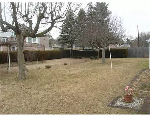 755 Sandy Ln, Warwick, RI 02889 photo 3