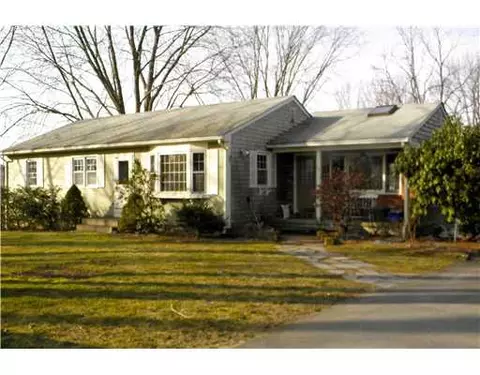 12 Laurel Ln, Warren, RI 02885 photo 1