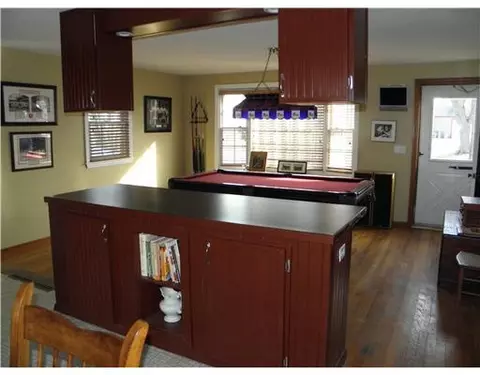 12 Laurel Ln, Warren, RI 02885 photo 3