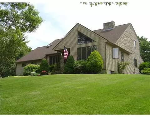 24 Andersen Ct, Westerly, RI 02891 photo 1