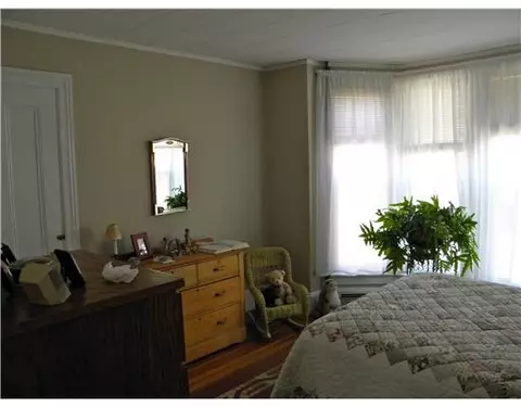11 School St, Warren, RI 02885 photo 4