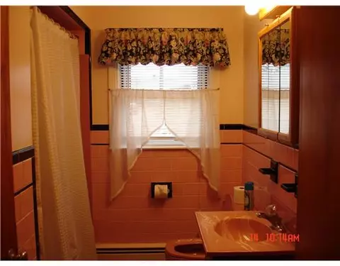 86 Monty Ave, Woonsocket, RI 02895 photo 8