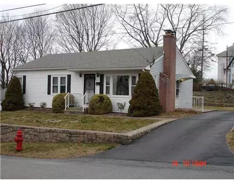 86 Monty Ave, Woonsocket, RI 02895 photo 1