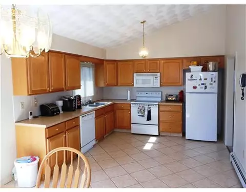 38 Scranton Ave, Warwick, RI 02888 photo 6